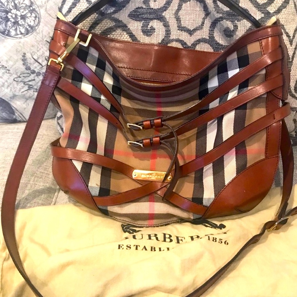 Burberry leather and canvas crossbody hobo in very good condition